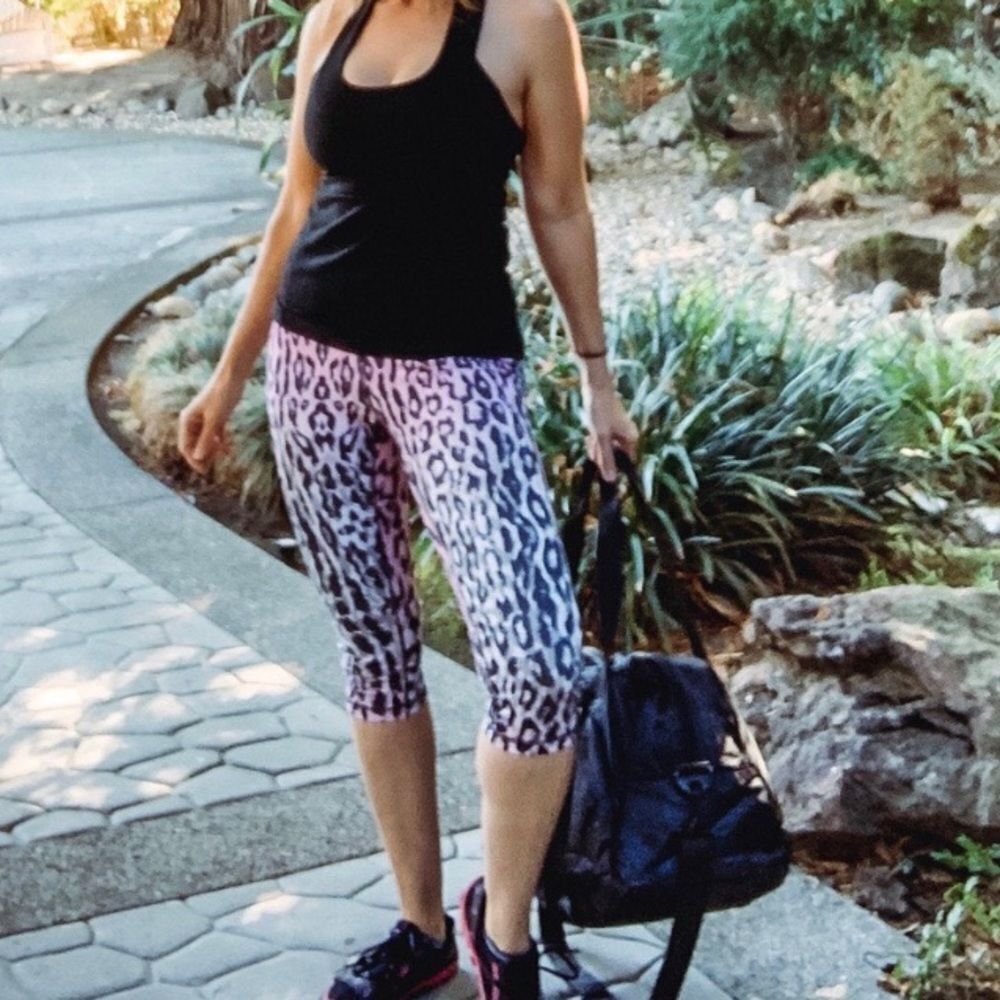 Zella Pink Gray Animal Leopard Cheetah Print Capri Legging Tight S